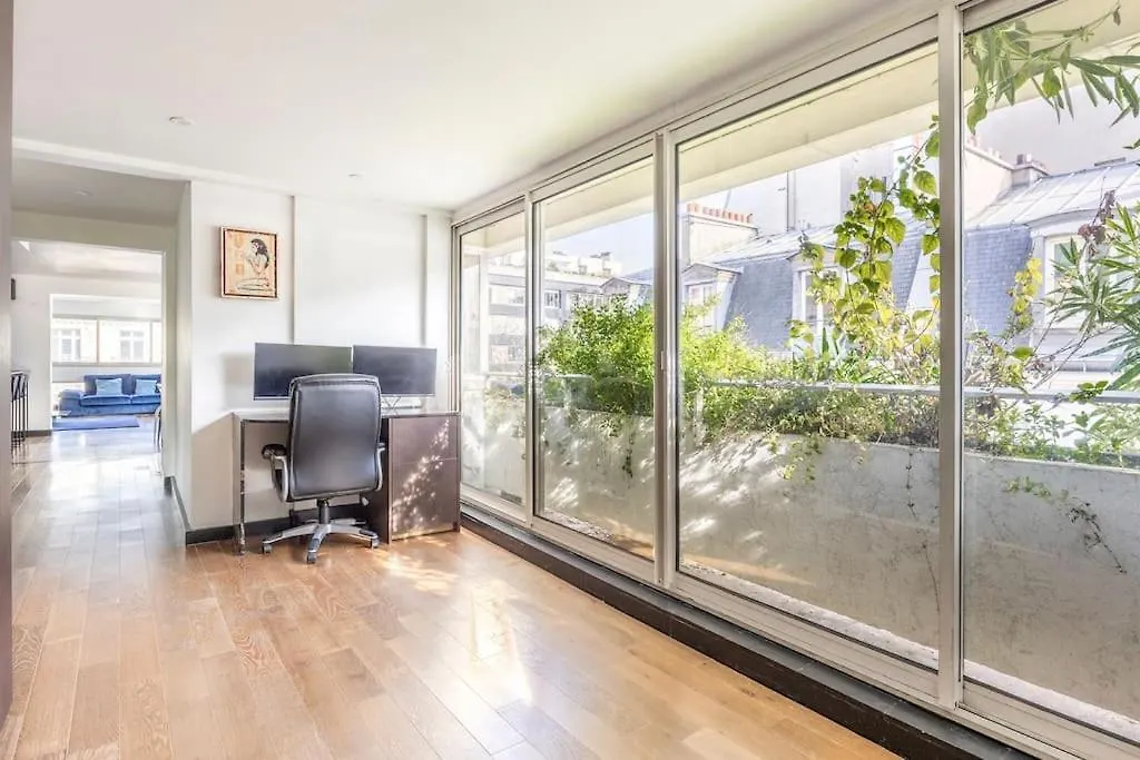 Duplex Familial Paris Tour Eiffel Apartment France